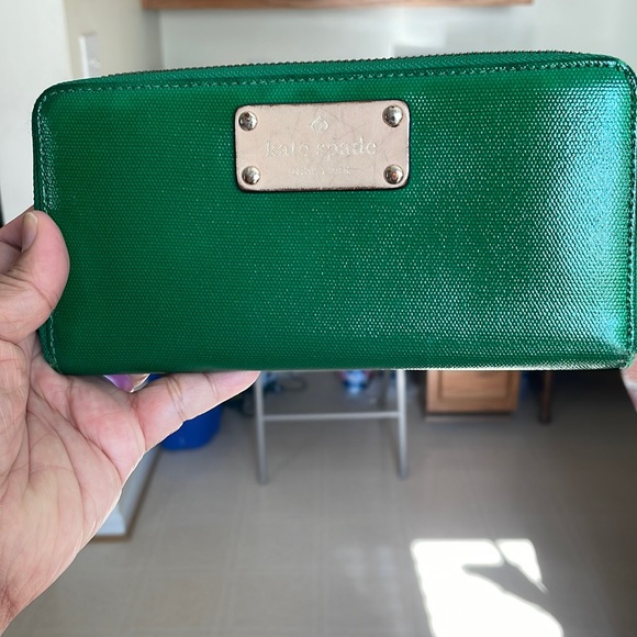Kate Spade wallet - Picture 1 of 6